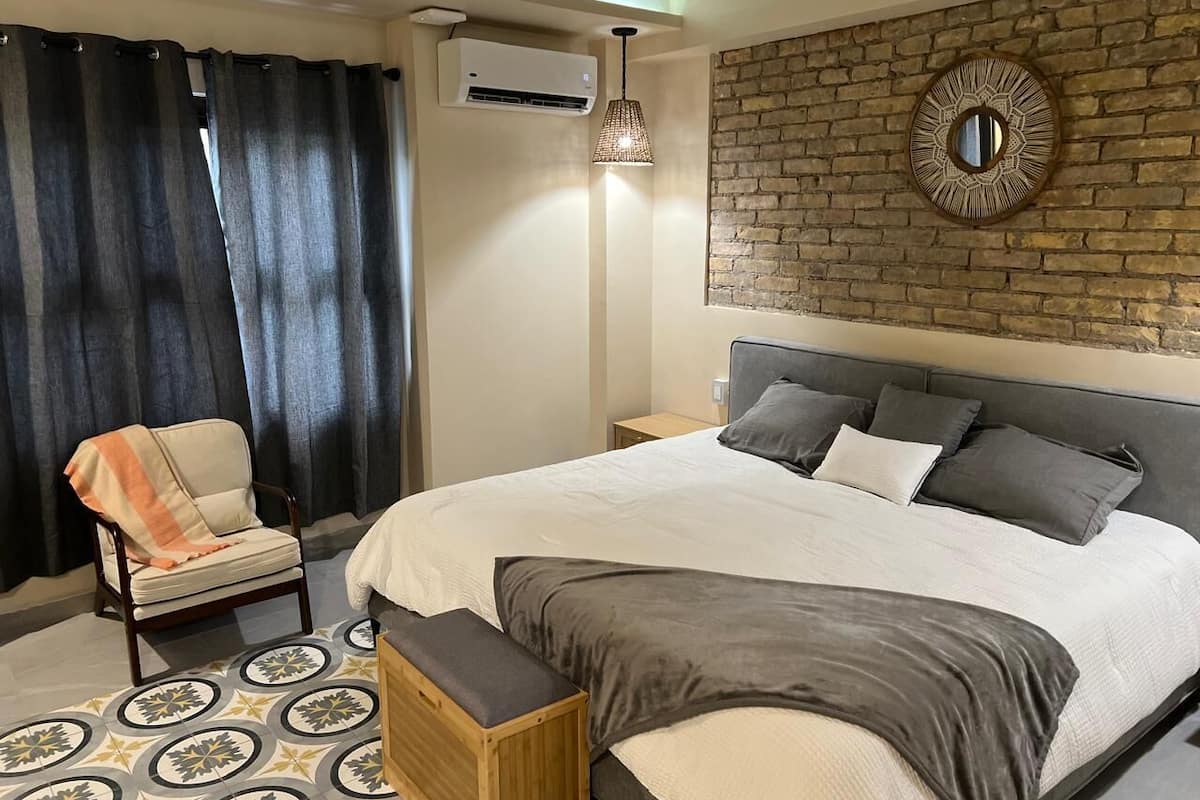 Luxury Suite | In-room safe, WiFi (free)