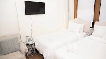 Iron/ironing board, Internet, bed sheets