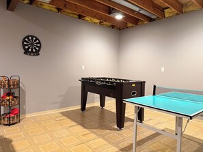 Games room - Lovely 3-bedroom house with AC in charming Oak Grove 25 MINUTES TO WORLD CUP (Oak Grove)