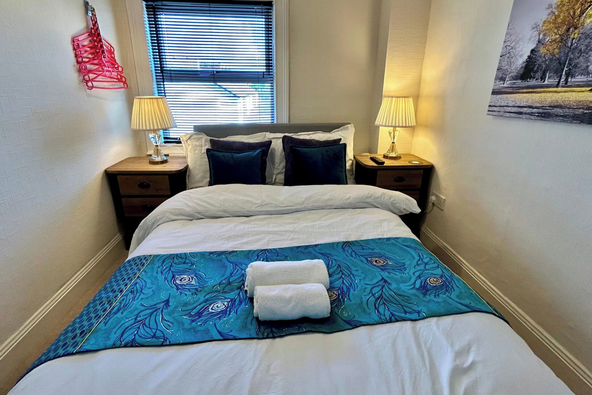 Iron/ironing board, WiFi, bed sheets