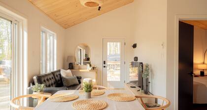 New 2BR Lakefront Cottage | Lac des Sables · Private Beach · Deck