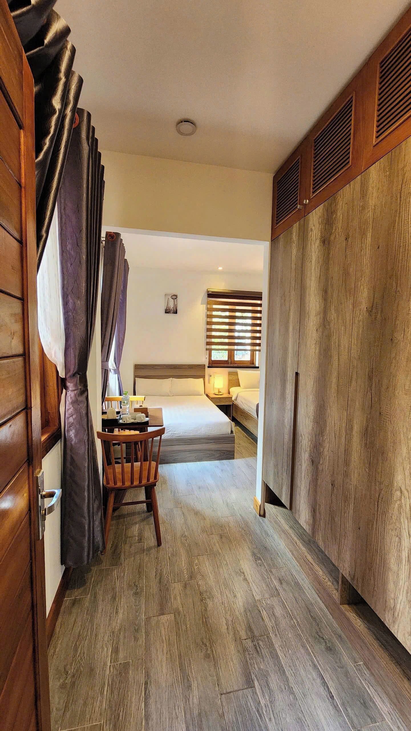Family Townhome, City View | Desk, free WiFi, bed sheets