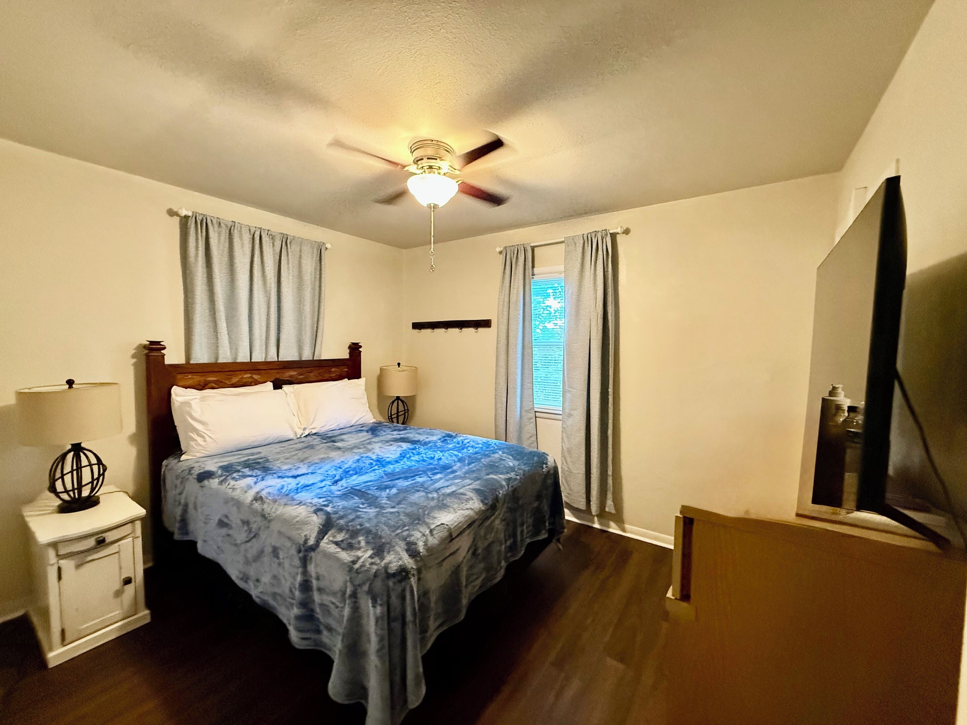 2 bedrooms, desk, iron/ironing board, free WiFi