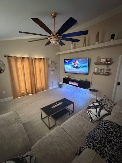 Spacious 2BR 2BA Near FSU, FAMU & Downtown