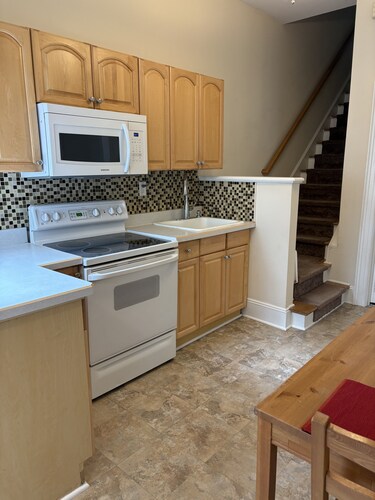 World Cup Accommodations with Easy Access to NYC:  Fully Updated 2 Bedroom Apt