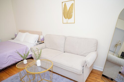 Stylish East Village Apartment New York close to Union Square Best Bars & Shops