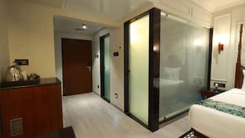 Habitación Confort | Escritorio