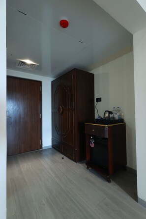 Family Room | Desk - Aurtus (Amravati)