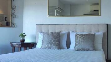 Deluxe Studio, Balcony, Beach View | Free WiFi