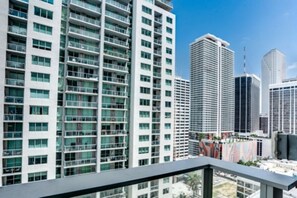 Property grounds - Classic Studio with Balcony and Free Parking (Miami)