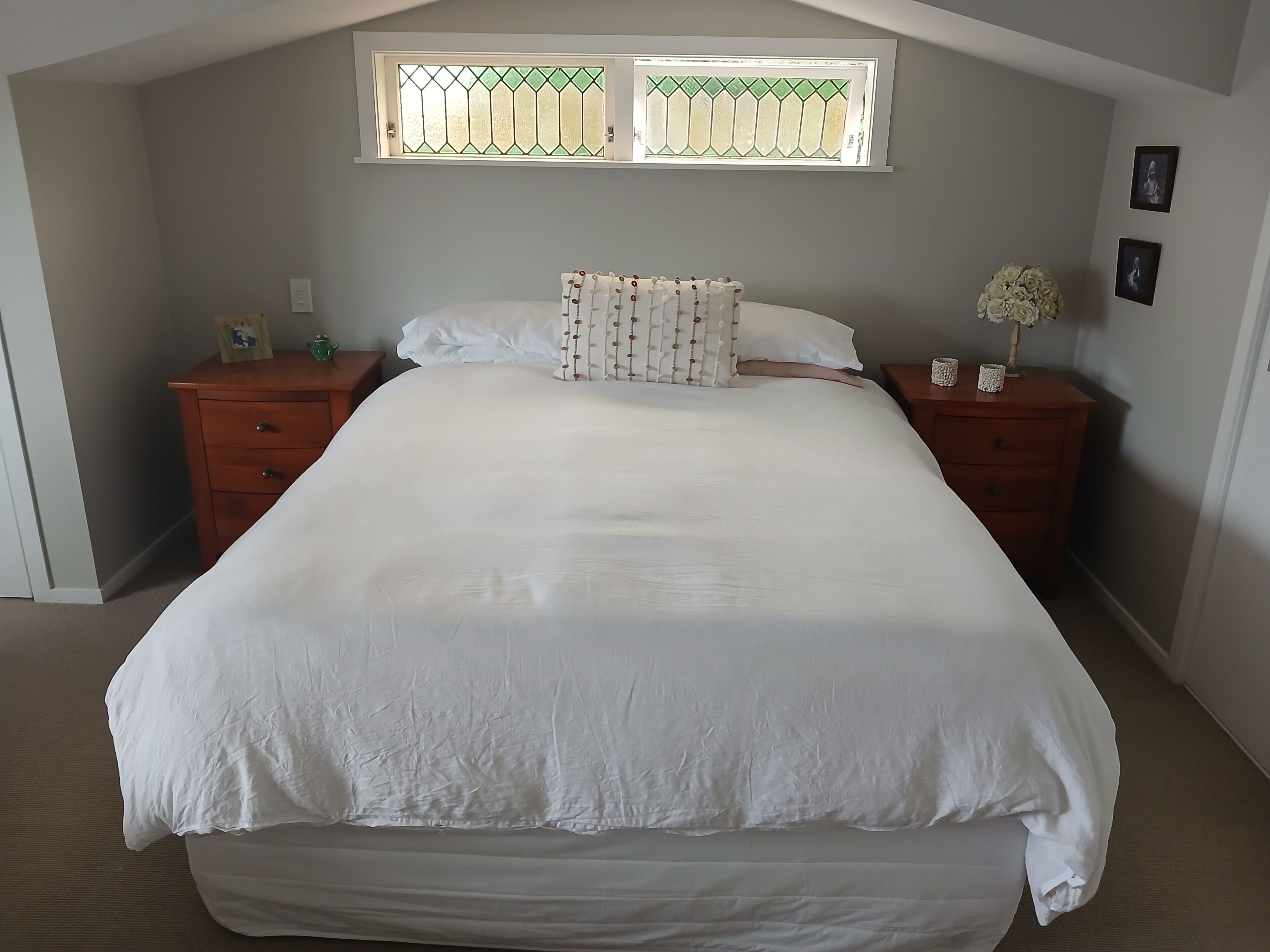 Iron/ironing board, internet, bed sheets