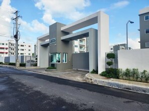 Exterior - Spacious 3-bedroom apartment in pleasant Santo Domingo with AC (Santo Domingo)