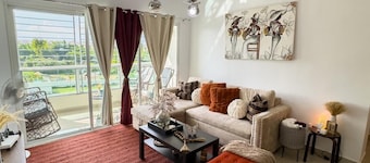 Spacious 3-bedroom apartment in pleasant Santo Domingo with AC and quiet space