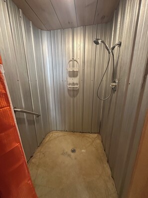 Handtücher, Seife, Toilettenpapier