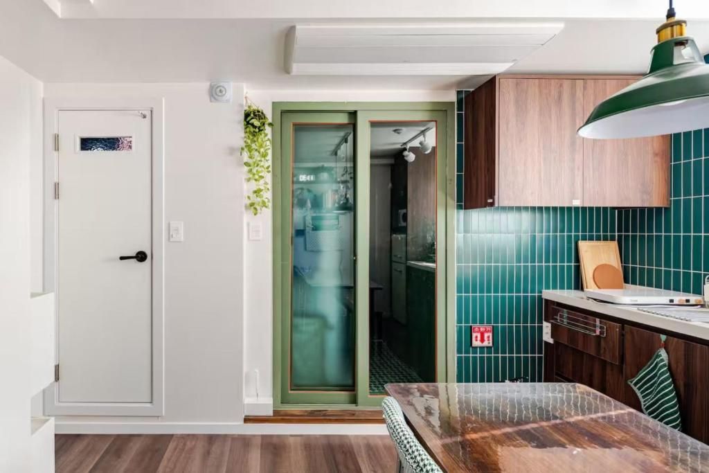 Family Apartment, 2 Bedrooms, Patio, City View | Private kitchen | Fridge, microwave, oven, cookware/dishes/utensils