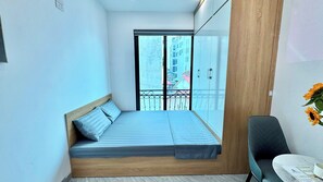 Habitació doble Deluxe, balcó | Vista del carrer