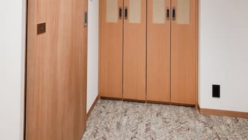 Executive Room | Desk, free WiFi