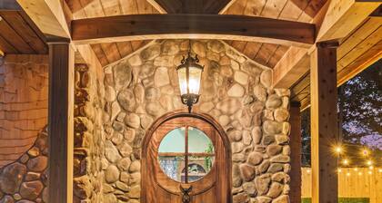 Romantic Storybook Cottage Hot Tub No Cleaning Fee