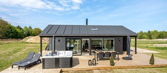 "Junis" - 900m from the sea by Interhome