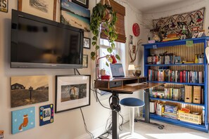 Interior - Pet-friendly Bryn Mawr Gem on Quiet Street: 9-min Walk to Train to Philly/NJ/NYC (Bryn Mawr)