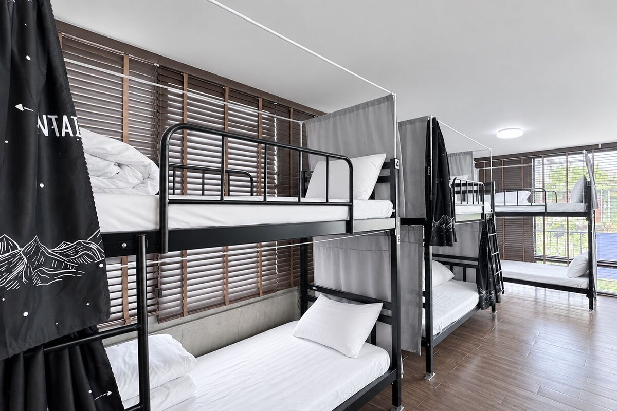 Bunk For 6 | WiFi (free), bed sheets