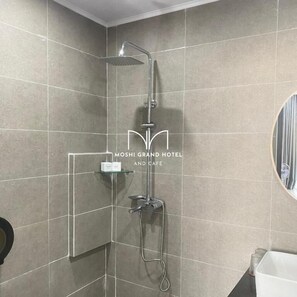 Deluxe Double or Twin Room, Balcony, City View | Bathroom - Moshi Grand (Sam Son)