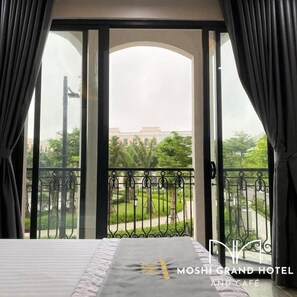 Deluxe Double or Twin Room, Balcony, City View - Moshi Grand (Sam Son)