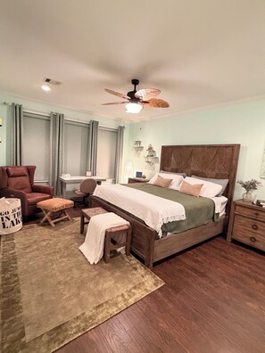 Room - 3-bedroom 2-full bathroom lake front condo in Onalaska TX (Onalaska)