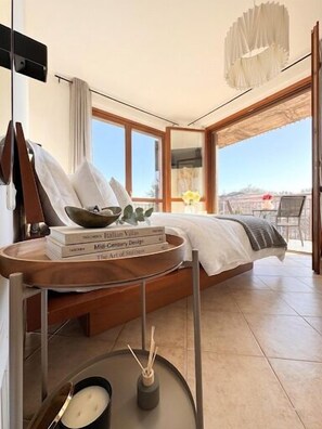 1 bedroom, iron/ironing board, WiFi, bed sheets - Elegant Penthouse LA BALCONATA | Wellness Retreat & Castle View (Bagni di Tabiano)