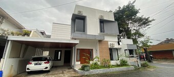Damai Ilustria By Semesta Management