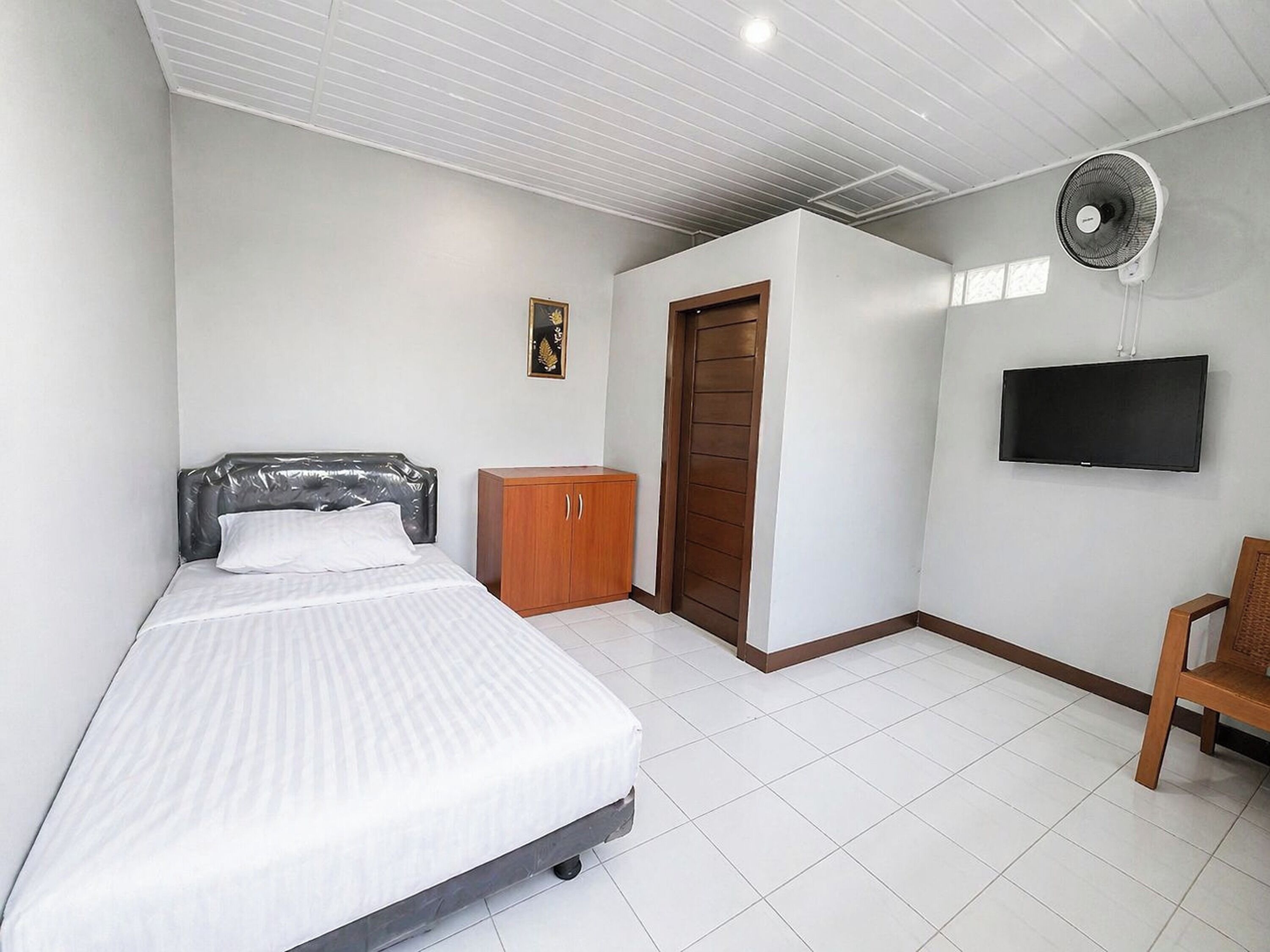 Economy Room | Desk, iron/ironing board, free WiFi, bed sheets