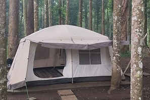 Executive Room | Bed sheets - Youlien Campsite (Pasirjambu)