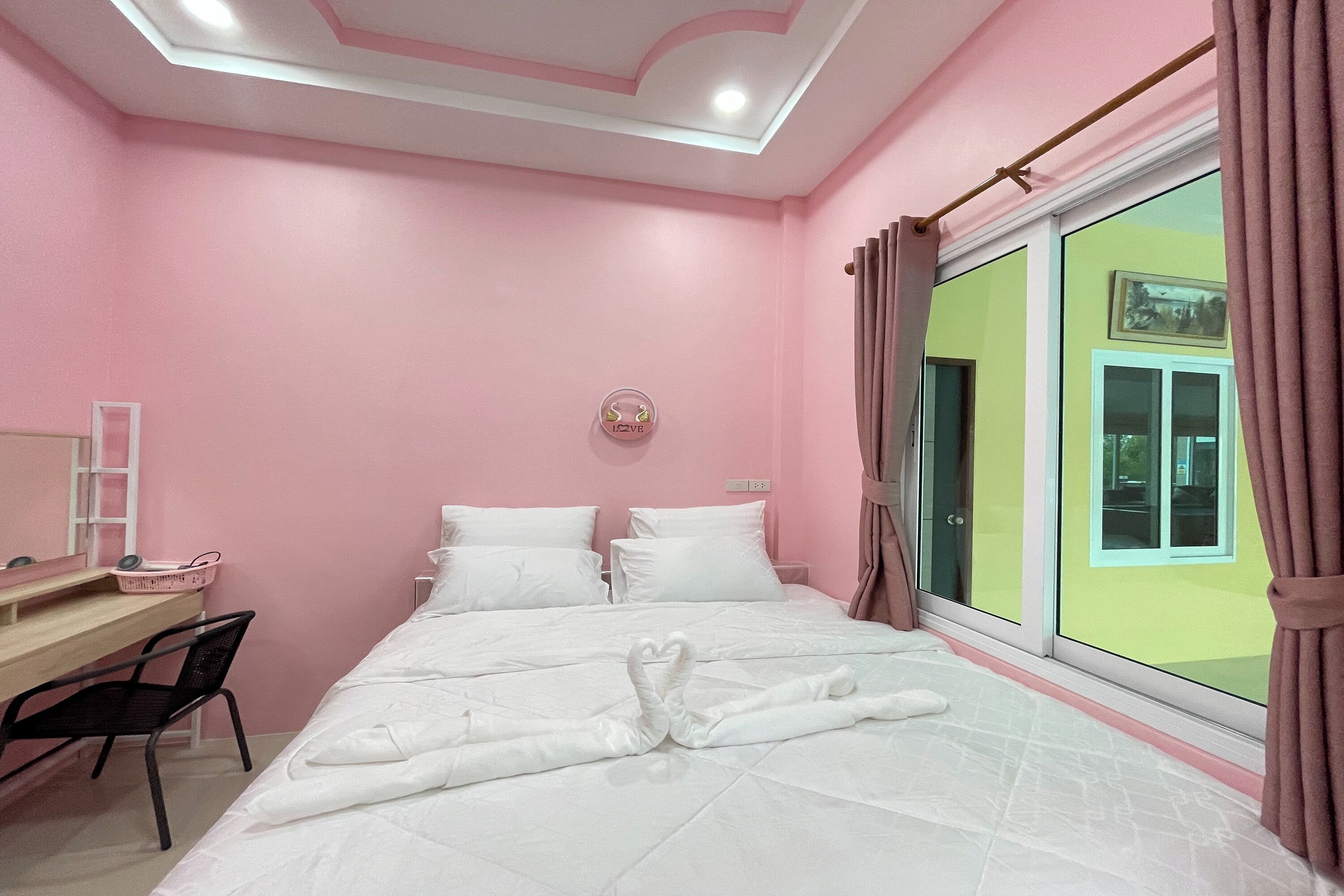 Villa | Minibar, desk, free WiFi, bed sheets