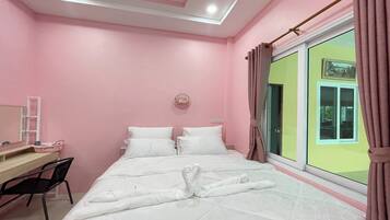 Villa | Minibar, desk, free WiFi, bed sheets