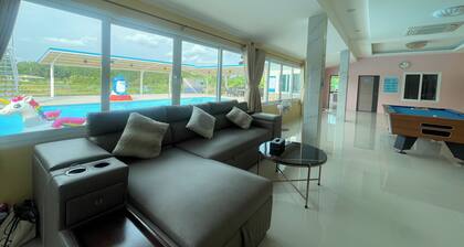 Nueng Pool Villa