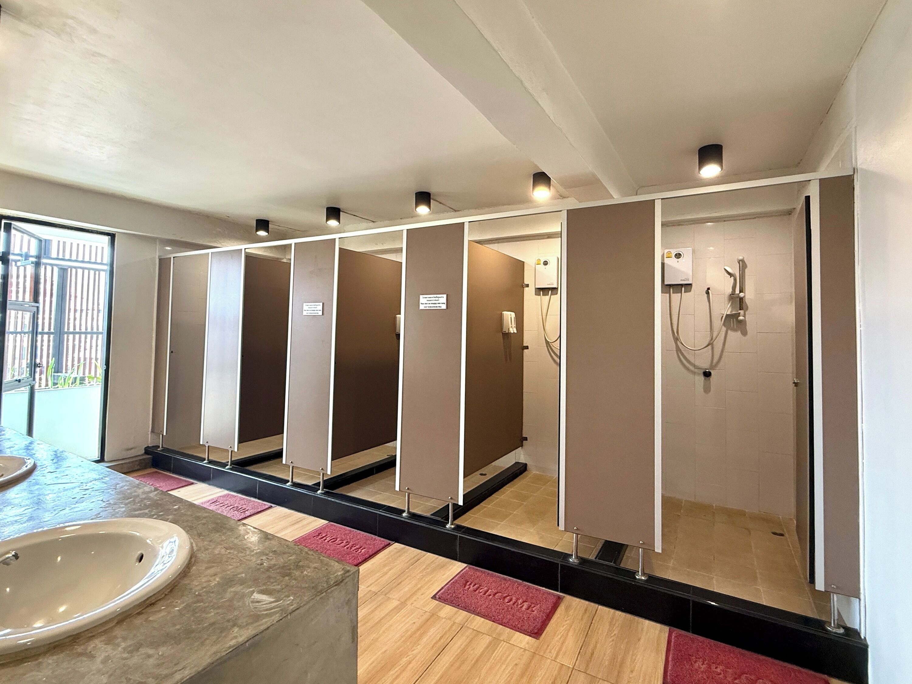 Shower, free toiletries, towels, soap