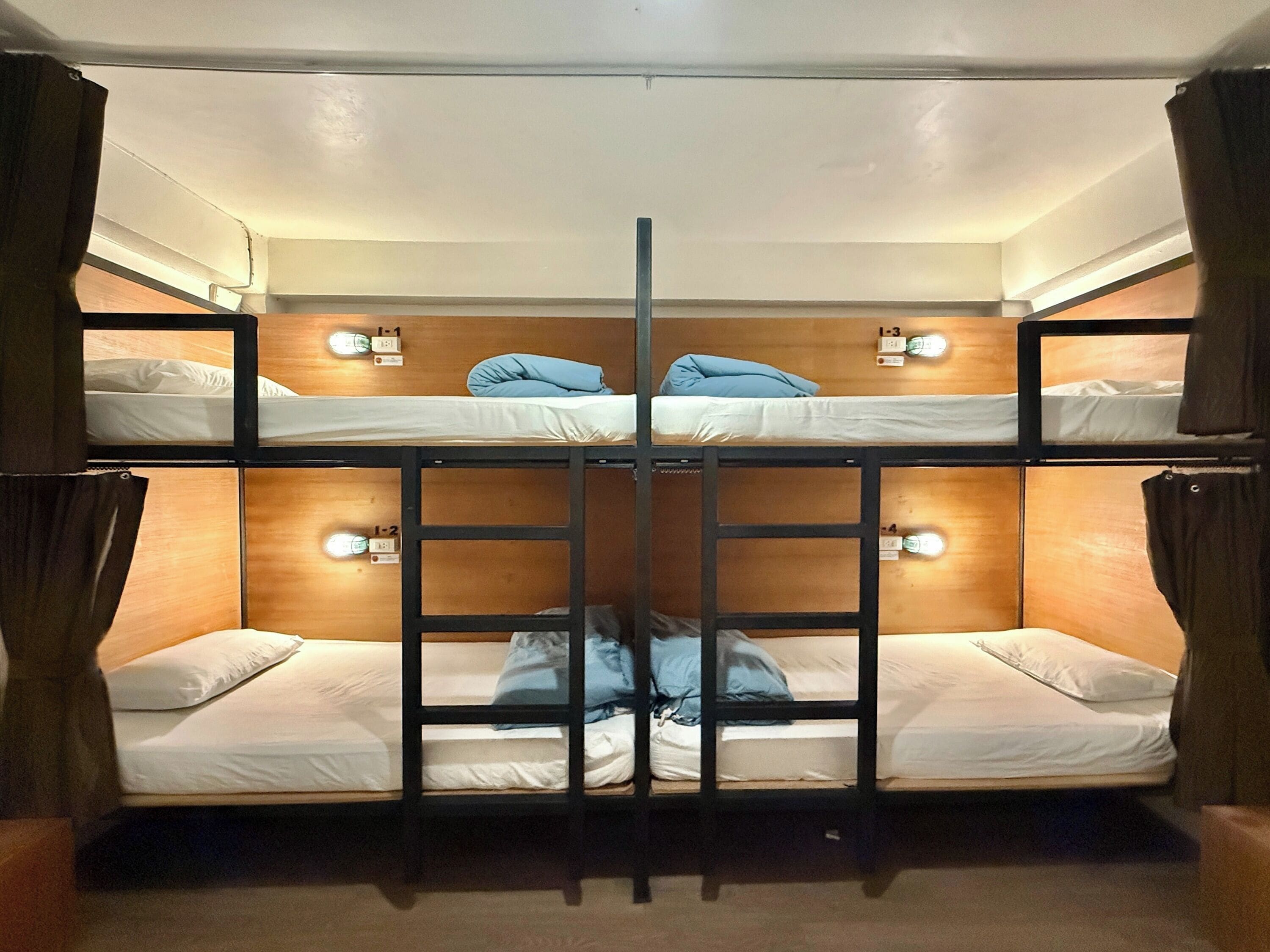 Soundproofing, free WiFi, bed sheets