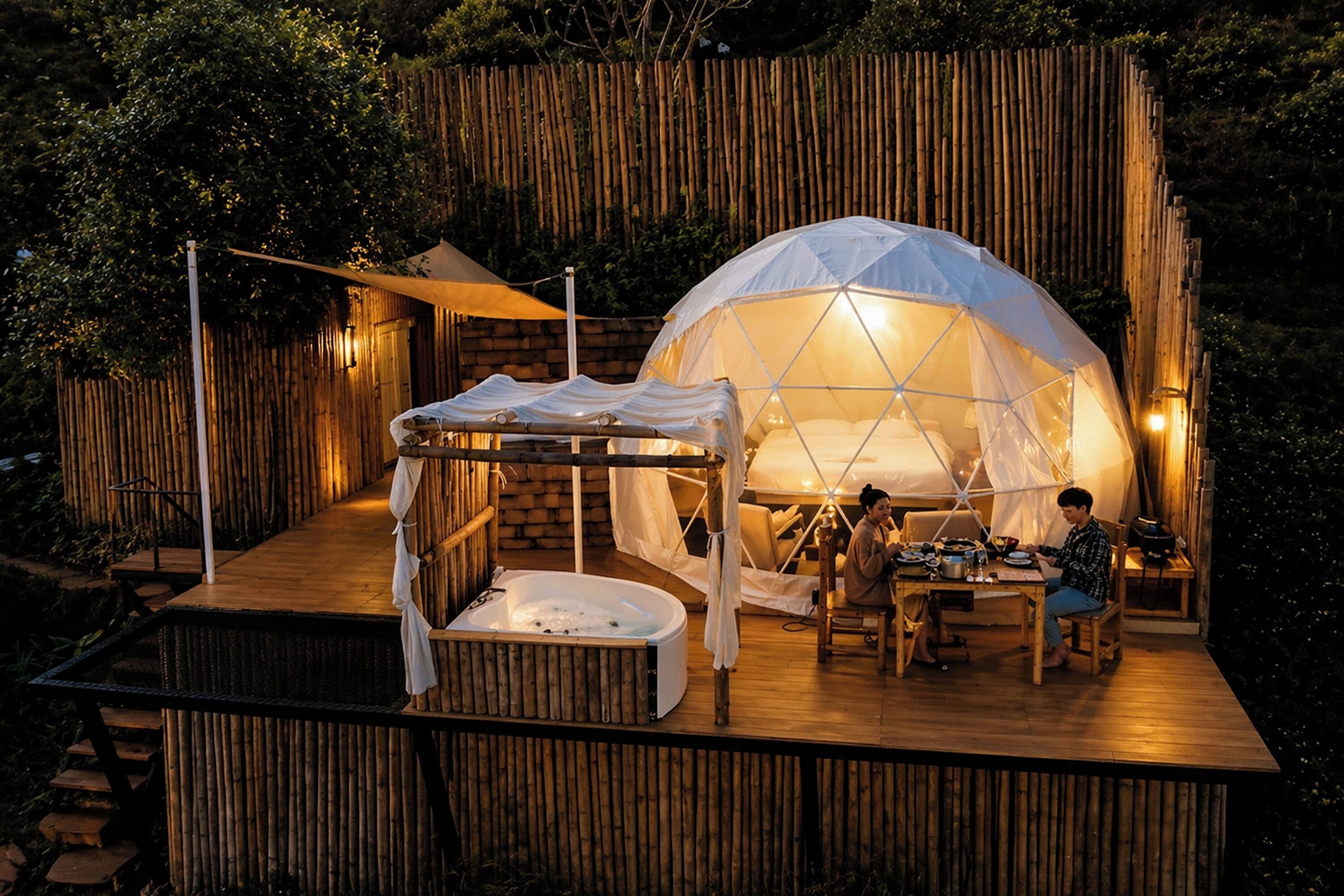Luxury Dome | Minibar, desk, free WiFi, bed sheets