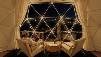 Luxury Dome | Minibar, desk, free WiFi, bed sheets