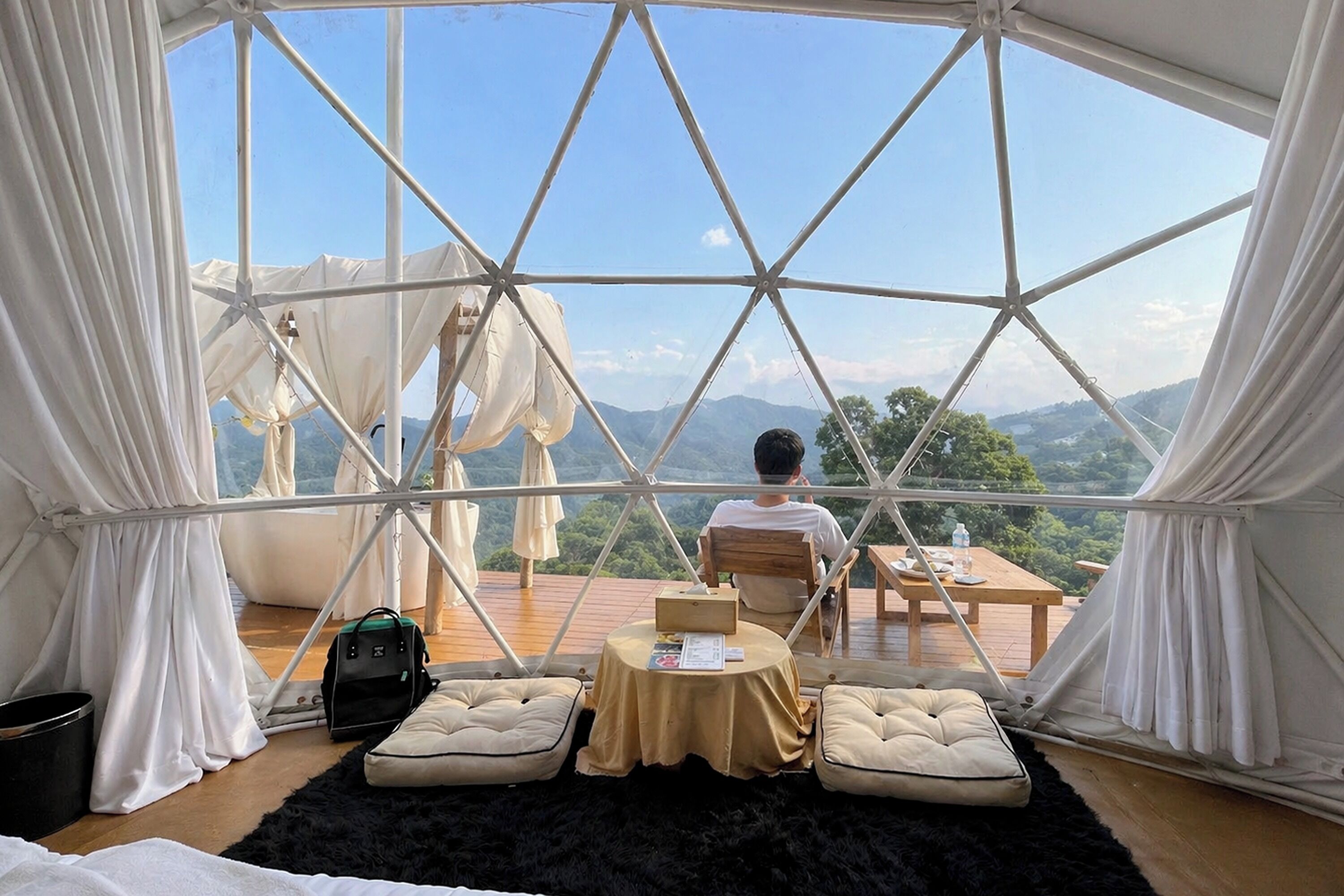 Luxury Dome | Minibar, desk, free WiFi, bed sheets