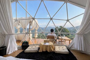 Luxe kamer | Een minibar, een bureau, gratis wifi, beddengoed