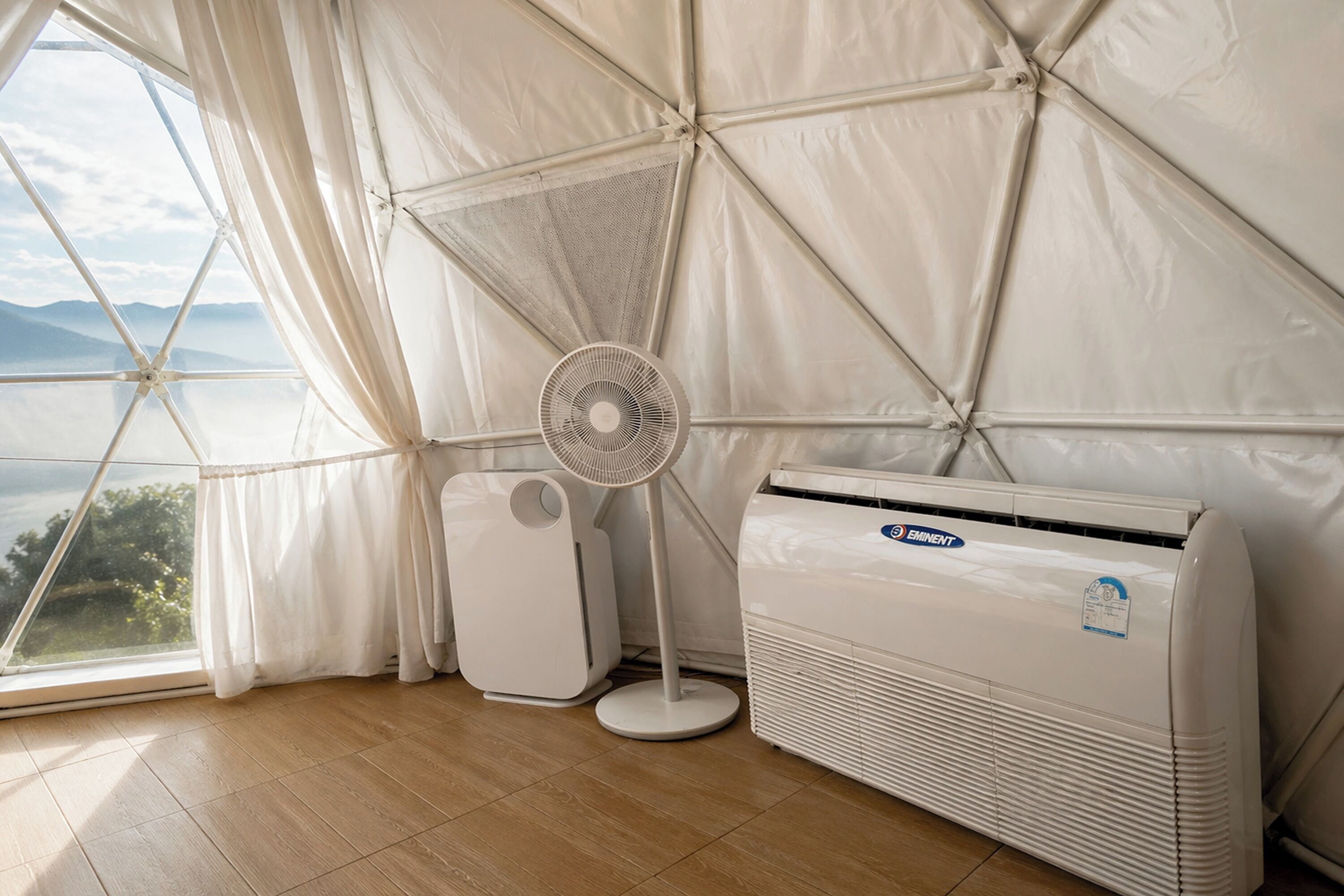 Premium Dome | Minibar, desk, free WiFi, bed sheets