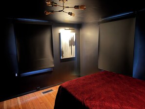 Tabla de planchar con plancha, Internet, ropa de cama