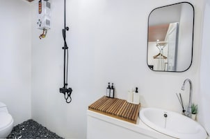 Ducha, cabezal de ducha tipo lluvia, artículos de tocador gratuitos