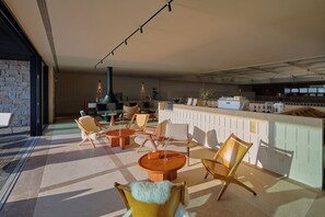 Bar (on property) - Lost Villa. Lighthouse Resort (Zhoushan)