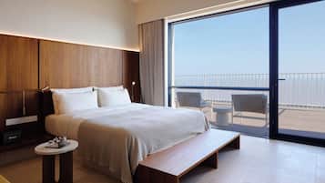 Luxury Double Room, Ocean View | Minibar, desk, free WiFi, bed sheets