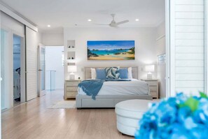 Iron/ironing board, WiFi, bed sheets - Belle Escapes Oceanfront Manor (Kewarra Beach)