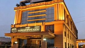 Front of property - Hotel Royal Plazha (Chennai)
