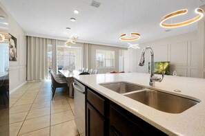 Interior - Sleep 30 Super Spacious DisneyVilla Club BBQ Pool (Kissimmee)