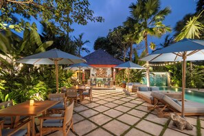 Outdoor dining - The Suaka Bali Aga (Badung)